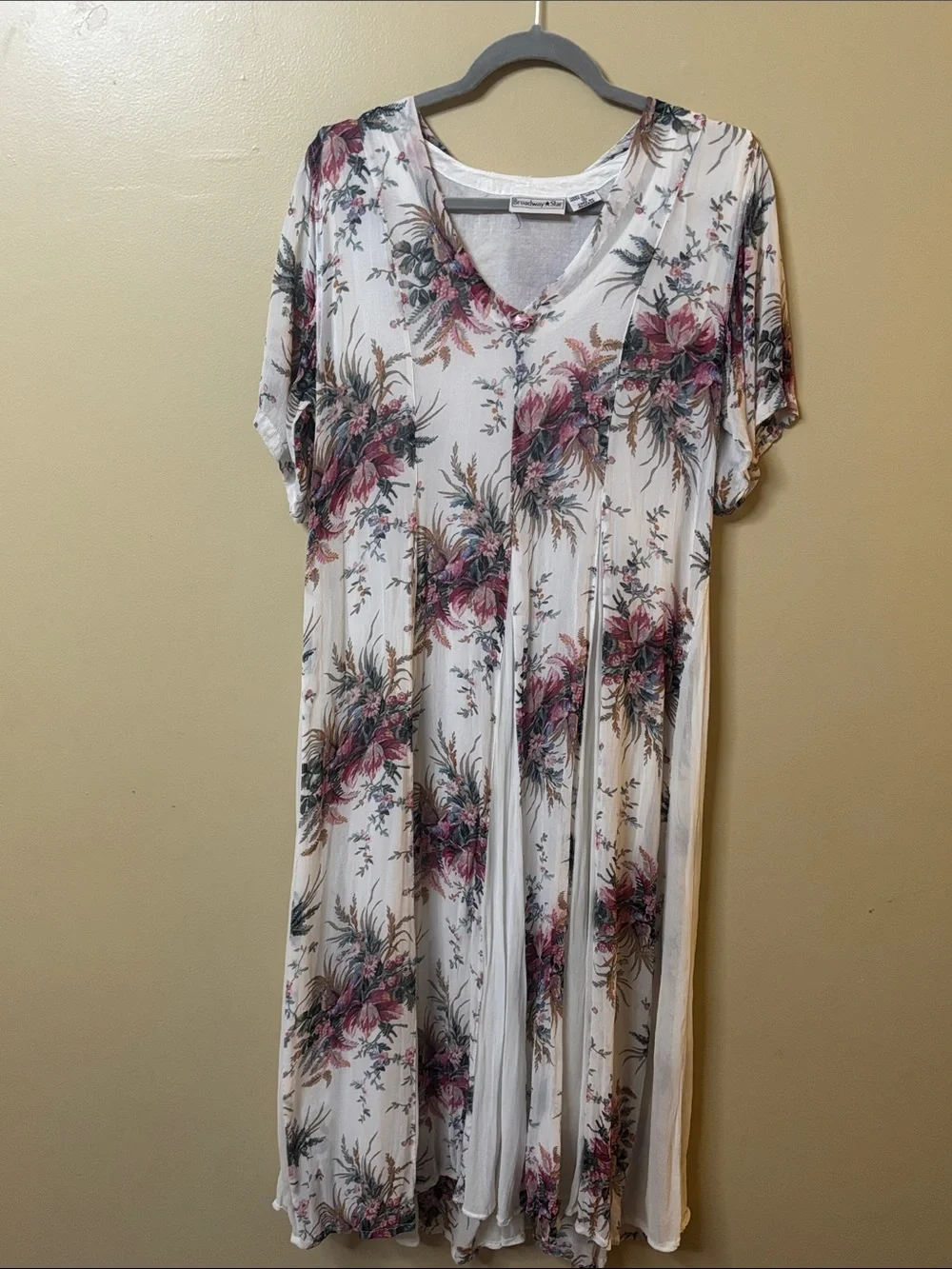 vintage Broadway Star white floral maxi dress